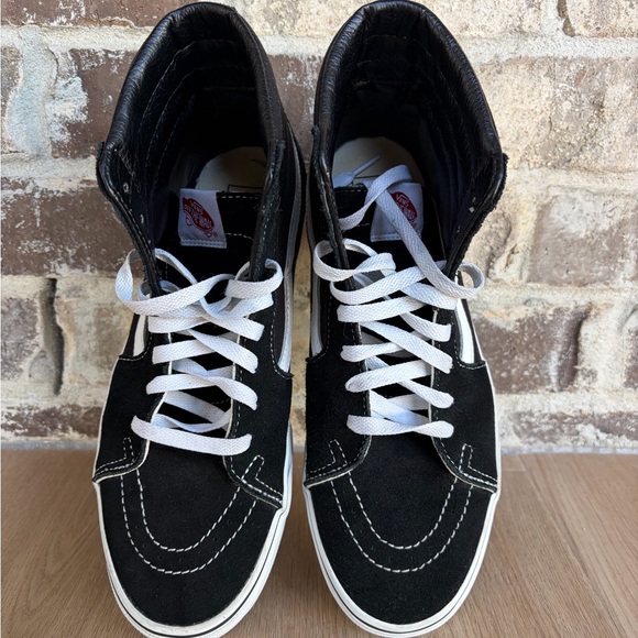Vans Sk8-Hi hi-top sneakers in black and white suede - Picture 2 of 5